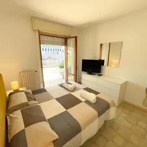 Parcheggio Gratis - Giardino - Mare 900 Mt - Wifi Loano
